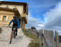 Downhill, the Vuca is easy to control and the extra pounds make it feel full on the trail. However, the bike is no longer super playful with over 26 kilos.