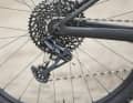 Eine mechanische Sram GX Eagle Schaltung wiegt wenig und beschert dem VPace Kinder-Mountainbike eine ausreichende Übersetzungsbandbreite.