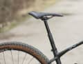 The high-quality Bike Yoke Dropper Post offers an adjustment range of 100 millimetres and costs 250 euros extra at Stoll.