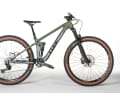 With its carbon main frame, the Cube Stereo 140 HPC Rookie is strikingly similar to the adult models.