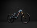 The Santa Cruz Vala XT Di2 RSV (here in the second new colour) remains classic with a 38 mm fork (the latest version of course!) and should weigh 21.5 kilos with DD rear tyres. Cost: 10,999 euros