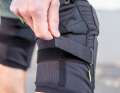 Good solution: the Velcro above the calf improves the fit