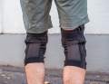 Here it pulls: airy mesh on the back provides some cooling, but also pinches in the hollow of the knee