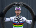 XC world champion Victor Koretzky effortlessly holds the front wheel of the Roval Control Worldcup up to the camera - no wonder, considering that the naked wheelset only weighs 991 grams.