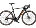 With the Classified double gear hub at the rear, carbon wheels and the finest parts, the Revelator SX Elite e-road bike from KTM is a rather exclusive piece of sports equipment. Target weight: 13.3 kilograms.