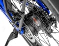Der Bosch Hub Line sitzt fast  unsichtbar im Hinterrad, wiegt 2,4 Kilogramm und liefert 45 Nm Drehmoment sowie bis zu 400 Watt Leistung. Der 360-Wh-PowerTube-Akku wiegt 2,1 Kilogramm.