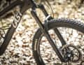 Angeführt wird das Last Asco von einer Rockshox Pike Select+ Federgabel mit 140 Millimetern Hub.