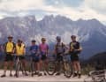 Kurt Resch (pink shirt) led his guests around the Latemar back then, but then had to sprint straight to the kitchen without a shower because he knew how hungry the group was.