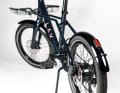 The e-bike version has a 40 Nm hub motor in the rear wheel. The 250 Wh battery is hidden in the down tube.