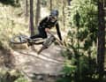 Leatt 1.0 Ride Kit: Gravity-Kombi aus Langarm-Trikot und Hose für 99 Euro.