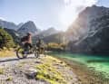 Lake Seebensee is an Instagram star. But with an e-MTB, you can also quickly climb the ramps from Ehrwald in the evening. So you have this gem all to yourself again.