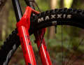 Typical Marzocchi: the blood-red colour and the fork as a stylised M.