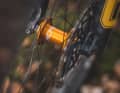 Individual parts from Europe, such as this Hope hub, can be found after a short search. When it comes to complete wheelsets or even suspension forks, the search becomes more difficult.