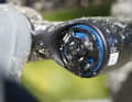 An der Gabelkrone lassen sich High- und Lowspeed-Druckstufe werkzeuglos mit jeweils 8 beziehungsweise 18 Klicks einstellen.