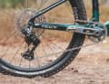 A good investment: Megamo relies on the mid-range GX AXS drivetrain and equips its race bike with high-end suspension elements from Fox.