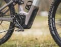 The Smart System battery sits low in the bike on the Jam². Unfortunately, this means that the frame rests slightly on the steps.