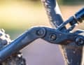 Flipchips haben viele Bikes. Doch in diesem Fall sind die Anpassungsmöglichkeiten an Kettenstreben und Lenkwinkel (Lagerschale) sehr deutlich.