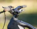 Die Züge laufen durch den Steuersatz ins Rahmeninnere des Storck e.drenalin.2 GTS. Die Eingänge sind gedichtet. Storck verzichtet auf Speziallösungen bei den Spacern.