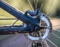 The rear wheel of the Storck e.drenalin.2 GTS is fitted with small 180 mm discs.