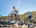Verfolgungsjagd: BH Bikes iLynx Trail Carbon Pro 8.9 (links) gegen Haibike Lyke SE