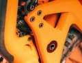 Misconstruction: The adjustment screw for the high-speed compression damping is hidden behind the rear triangle and is barely accessible.