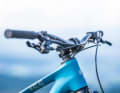 New to Cube: On the 2023 model, the cables run neatly through the headset and directly into the frame for the first time.
