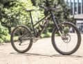 Der wohl spannendste Teileträger Europas: Cduro Carbon-Bike aus Tschechien mit Intend-Parts aus Deutschland.
