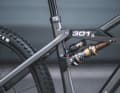 While the fork has 150 millimetres of travel, the rear triangle of the new Liteville 301CL Mk1 Carbon offers "only" 130 millimetres of travel.