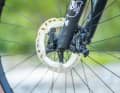The SLX stoppers with four-piston brake callipers and high-quality discs provide a powerful grip.