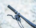 The Magura brakes with their less ergonomic, long lever needed a little time to develop their full power.