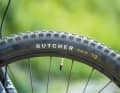The tyre combination of Butcher and Purgatory provides a lot of grip on the descents, but is also pleasant to pedal uphill.