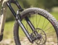 Rockshox ZEB Select+ with 38 mm stanchions: Simplon focusses on stiffness and downhill strength instead of weight fetishism.