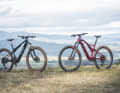 KTM Macina Scarp SX Prime und Fantic DC 1.4 Rampage Race. Zwei Light-E-MTBs mit 140 mm zwischen Race und Tour.