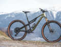 Canyon is the only manufacturer to give its candidate carbon wheels and thus - in combination with the light tyres - secures a weight advantage of 730 grams over the second lightest wheels from Cube.