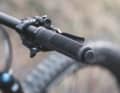 The Syncros grips are prepared for the integration of tools.
