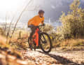 The Rockrider E-Expl 520S tackles steep off-road climbs with ease. Above all, the traction of the e-bike is outstanding.