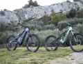 In the price-performance duel: Canyon's Spectral:On CF7 for 5399 euros and the CFR for 9899 euros.