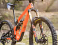The 38 mm Fox fork with a proud 180 millimetres of travel is a USP. Most manufacturers specialise their enduro bikes with a maximum of 170 mm forks.
