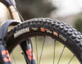 The Maxxis Assegai front tyre with sticky MaxxGrip rubber compound provides excellent guidance.