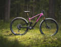 The Liv Pique 2024 is not just an eye-catcher. A competent marathon racer lies dormant in the lightweight fully.
