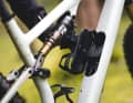 The function of the SWAT box in the down tube of the Specialized Epic Evo is exemplary. Other manufacturers can take a leaf out of the book here. There is an elongated tool bag inside.