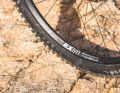 In favour of durability, Canyon relies on aluminium wheels from DT-Swiss for tough enduro use.