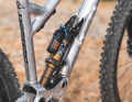Angesichts des Light-Specs unseres Testbikes passt der schmächtige Float-X-Dämpfer gut in´s Bild. Für ein reinrassiges Enduro wäre das dicker X2-Modell die konsequentere Wahl gewesen.