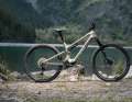 Canyon Neuron:On Fly CF 8 // Bosch Performance Line SX // 400 Wh, fest verbaut // 140 mm // 29 Zoll // 19,6 kg / 5599 Euro