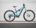 New design, familiar strength: The Cube Stereo Hybrid One44 is intended to appeal to a broad target group and make many bikers happy. From moderate everyday bikers to trail enthusiasts. The "Action Team" version in the picture is available for 6999 euros.