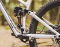 To keep the damper pressure in an optimum range, Raaw offers two different rockers that change the transmission ratio. This means that riders over 90 kilos can also achieve an optimum range.