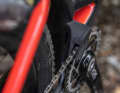 A 3D-printed chain guide keeps the drivetrain of the Pinarello hardtail in line.