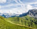 Was für ein Bilderbuch-Start mit Blick auf die Sella-Gruppe.