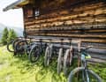 Biker unter sich: Das alpine Hochgebirge ist immer noch reines Stollenreifen-Revier.