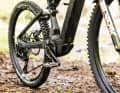 The frame has its own motor cover with ventilation openings.